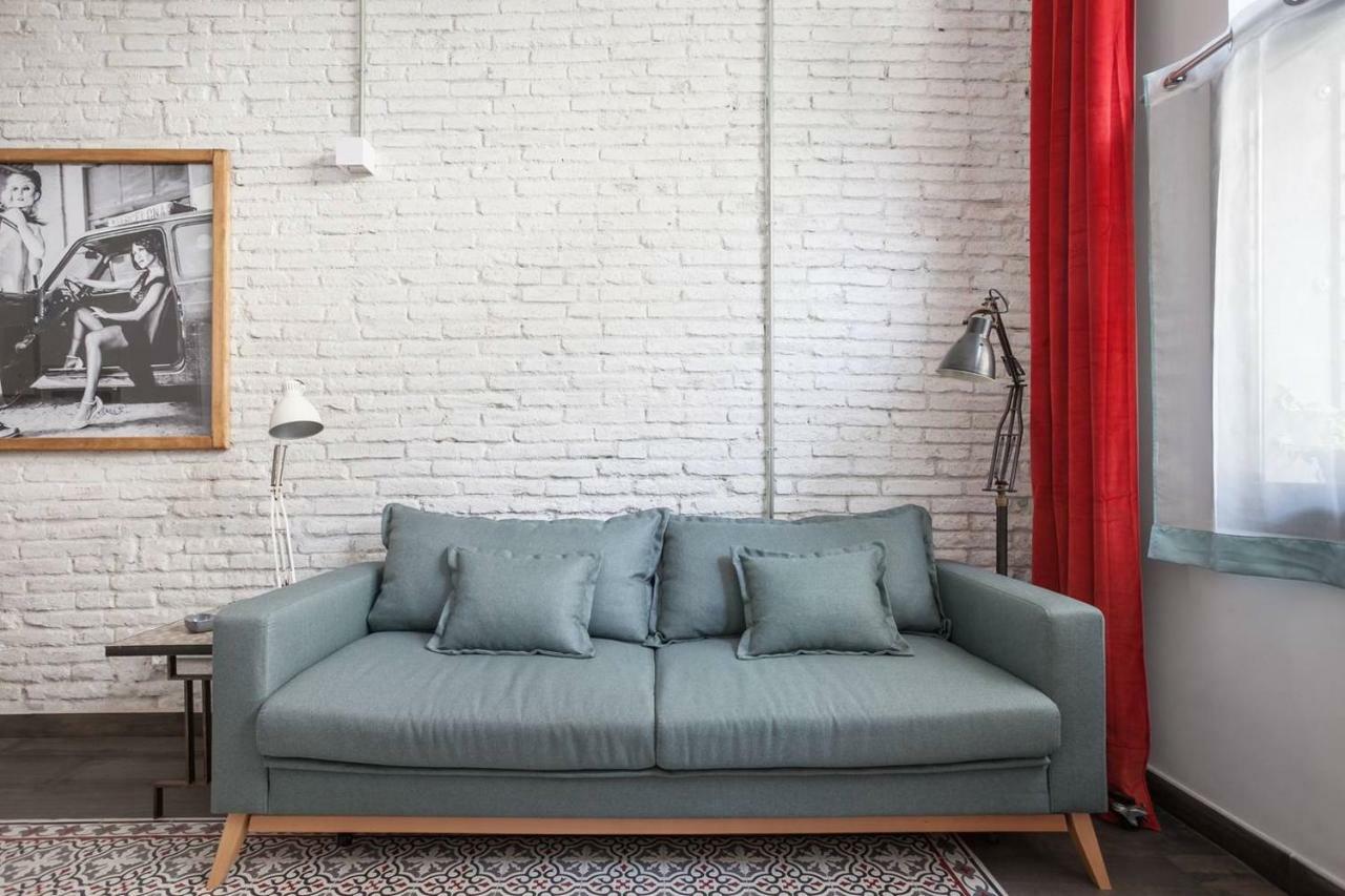 Stylish Apartment With Terrace For Couple Or Family 바르셀로나 외부 사진