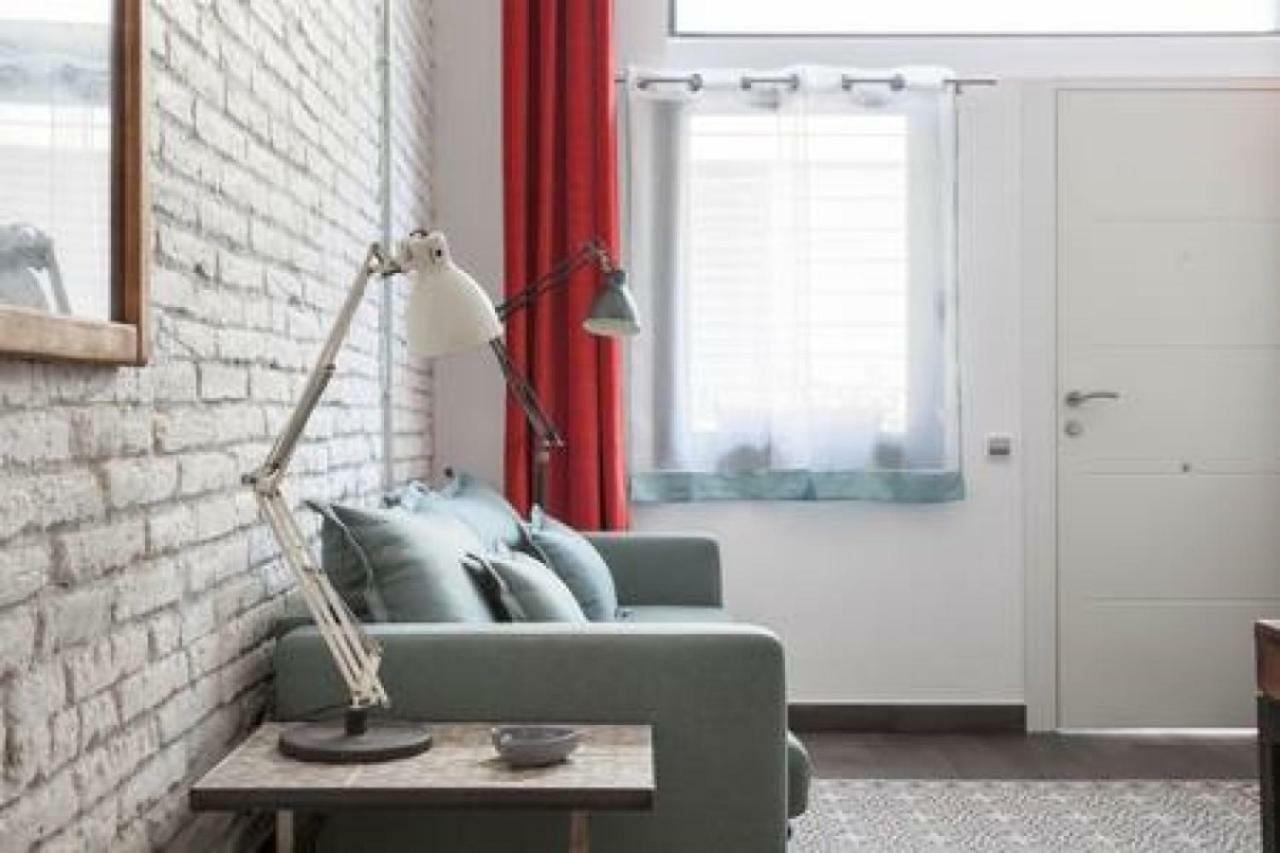 Stylish Apartment With Terrace For Couple Or Family 바르셀로나 외부 사진